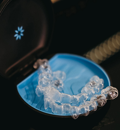Invisalign şeffaf plak tedavisi